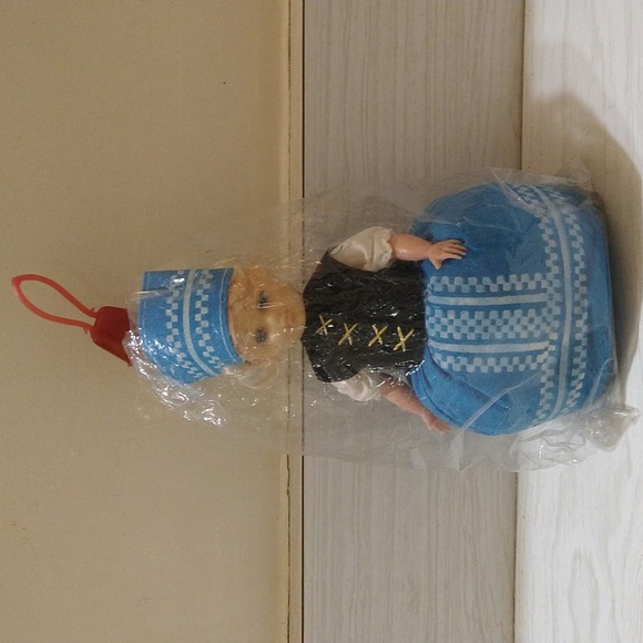 Vintage Made In Hong Kong Pin Cushion Doll - Picture 1 of 3